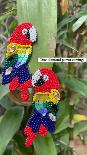 True diamond parrot earring