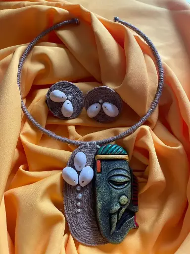 Gannu face jute necklace